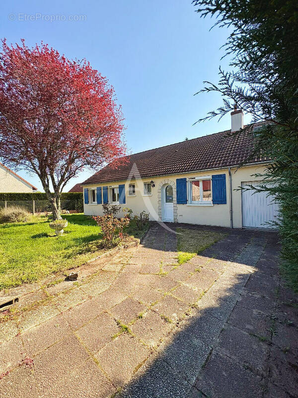 Maison à DONNERY