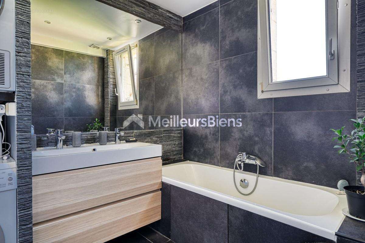 Maison à LA CELLE-SAINT-CLOUD