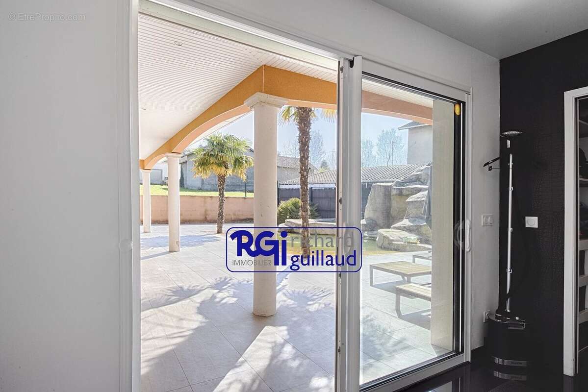 Maison à LA TOUR-DU-PIN