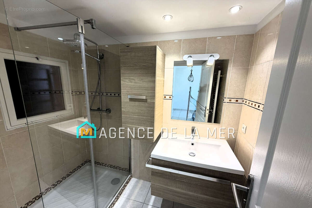 Appartement à MANDELIEU-LA-NAPOULE