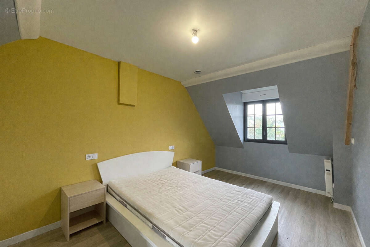 Maison à CHATILLON-SUR-COLMONT