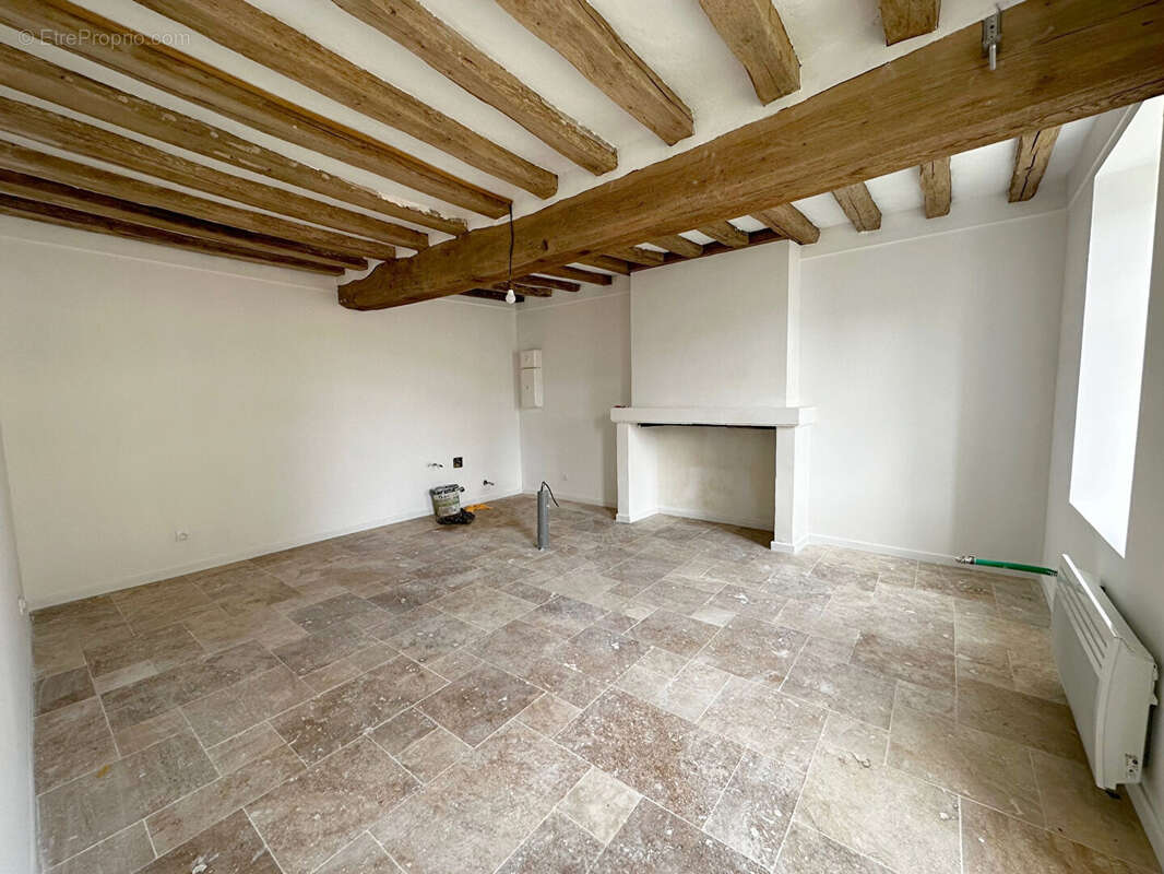 Maison à HOUDAN