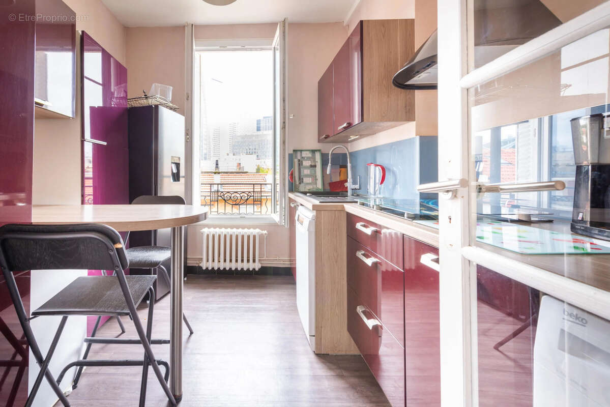 Appartement à COURBEVOIE