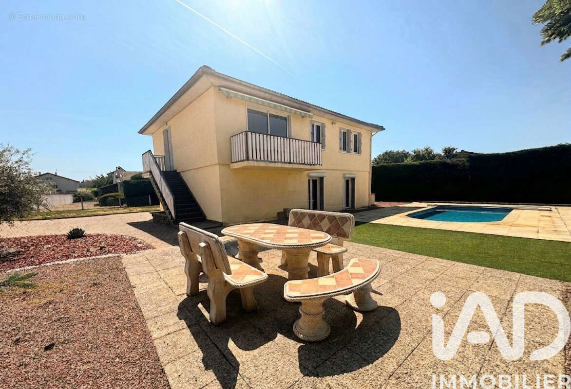 Photo 2 - Maison à VEAUCHE