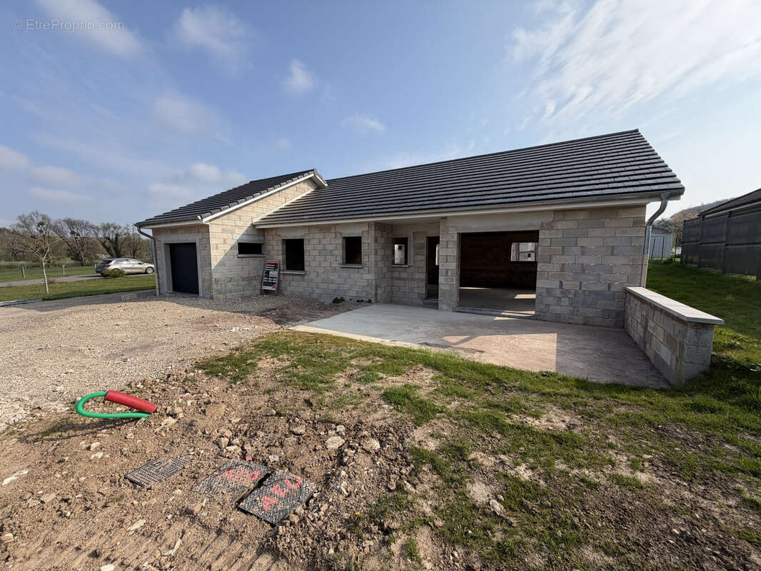 Maison à SENARGENT-MIGNAFANS