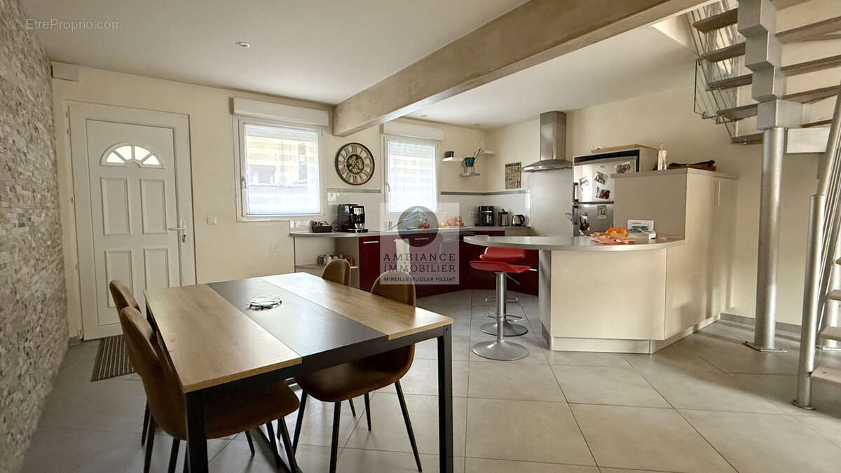 Maison à BOURG-DE-PEAGE