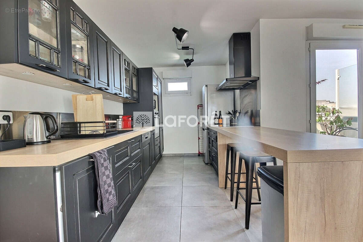 Appartement à COURBEVOIE