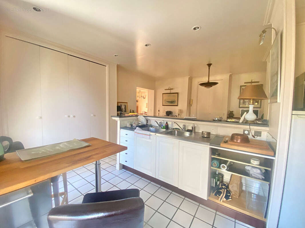 Appartement à PARIS-14E