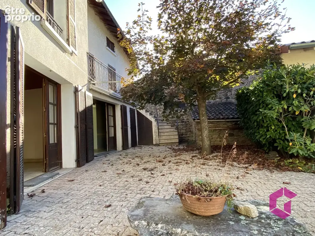 BEAUZAC   Maison 140 m2 à rénover   4 chambres   Garage et extérieur - photo 3