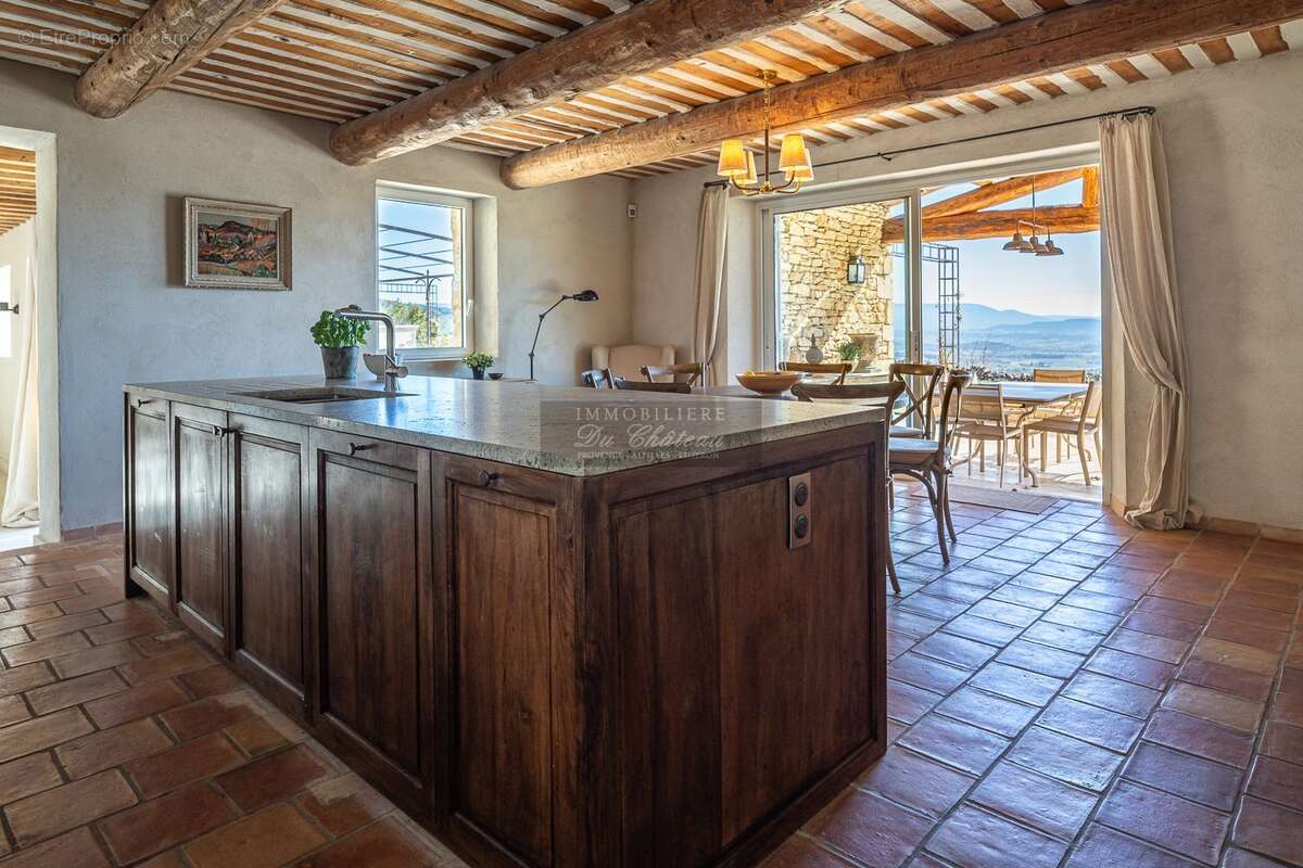 Maison à GORDES