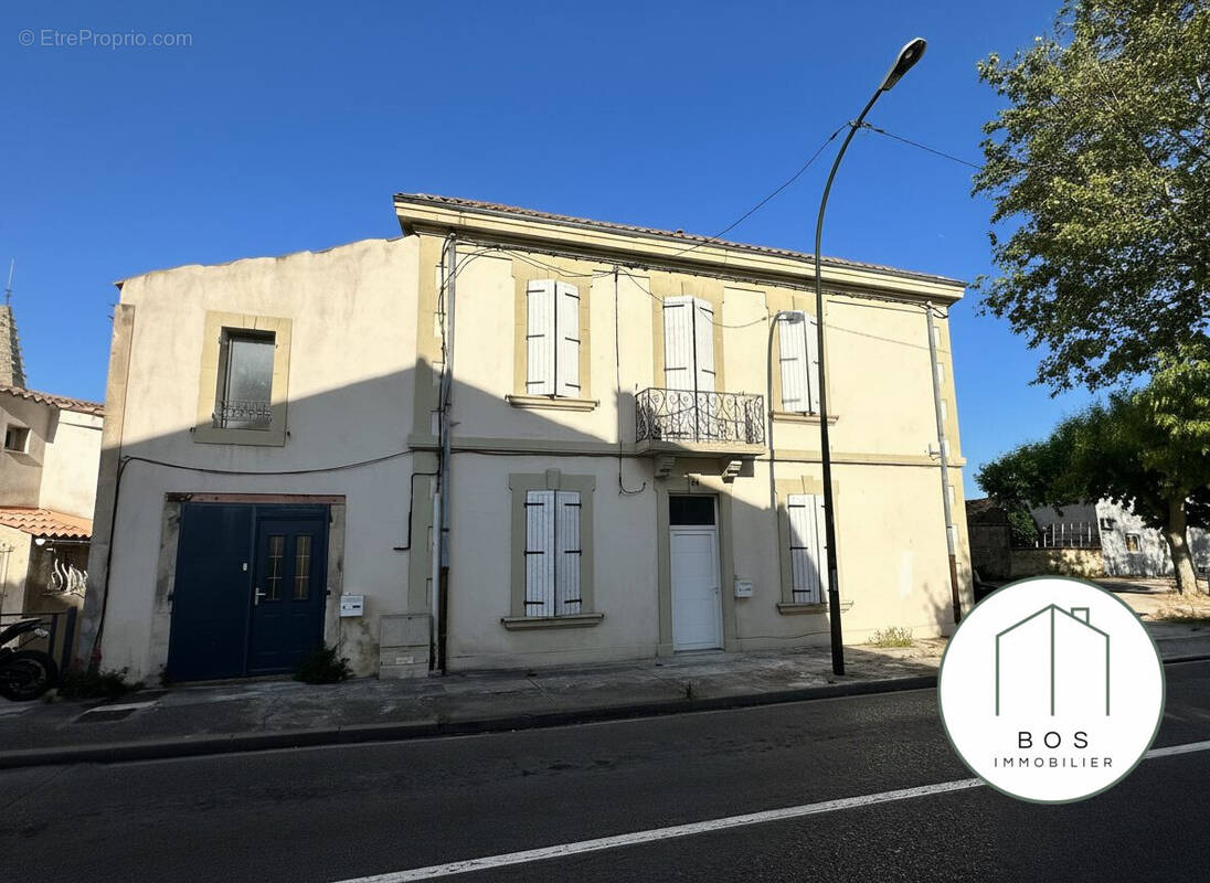 Appartement à SENAS