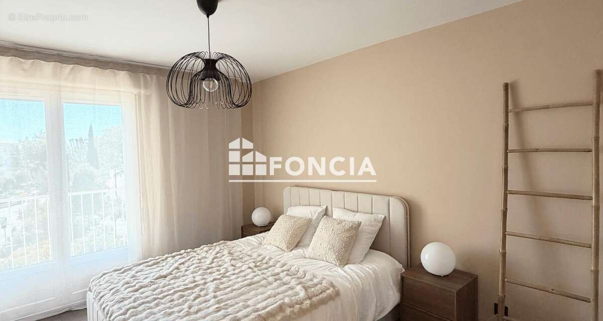 Appartement à LA LONDE-LES-MAURES