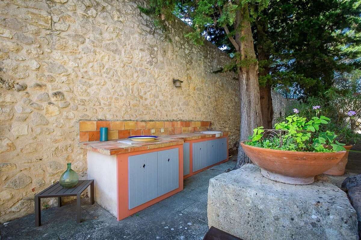Maison à VELAUX
