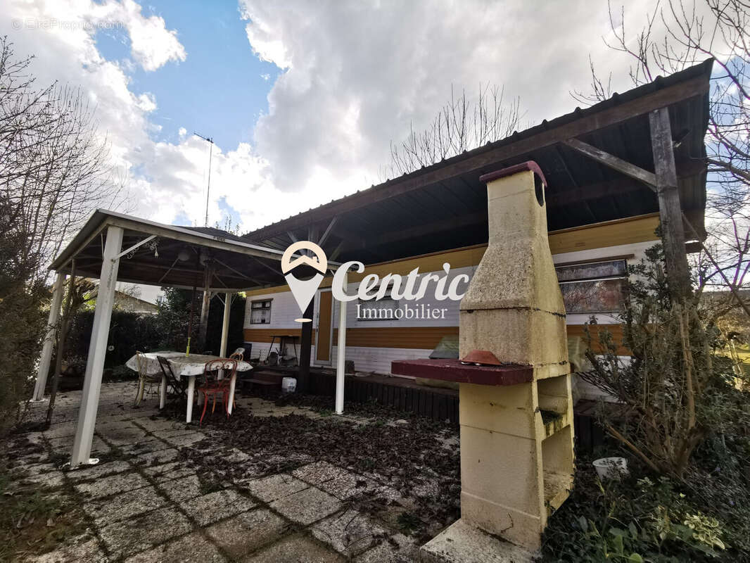 Terrain à LA CHAPELLE-SAINT-LAURENT