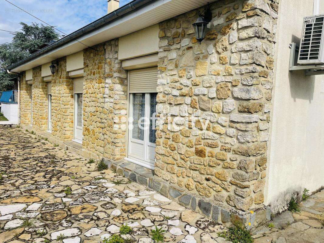 Maison à LAVARE