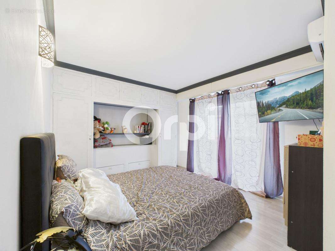 Appartement à MANDELIEU-LA-NAPOULE