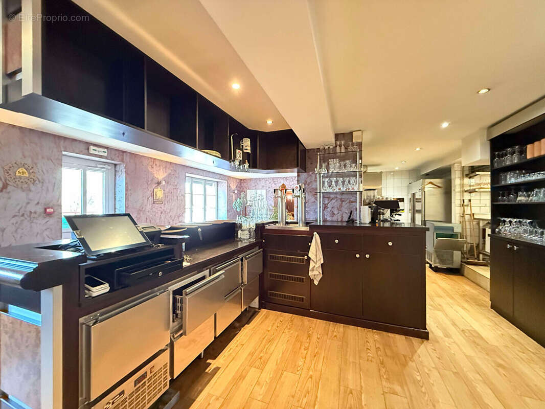 Commerce à MONCEL-LES-LUNEVILLE