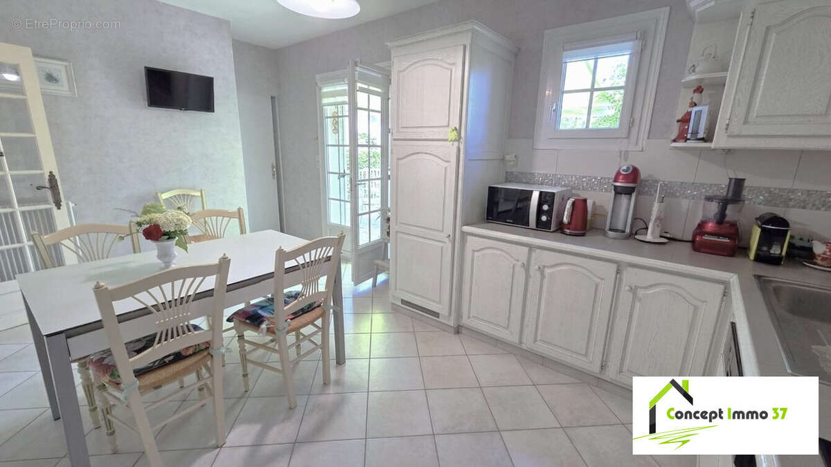 Maison à LA VILLE-AUX-DAMES