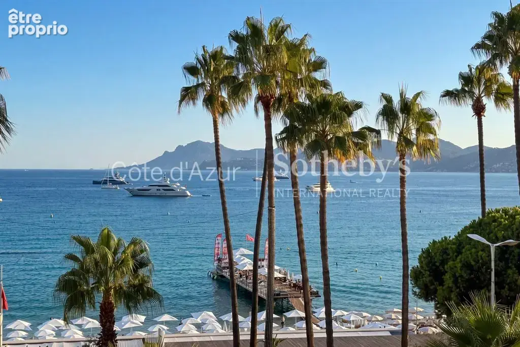 Cannes Croisette, un appartement de 176 m² à rénover face à la mer - photo 11