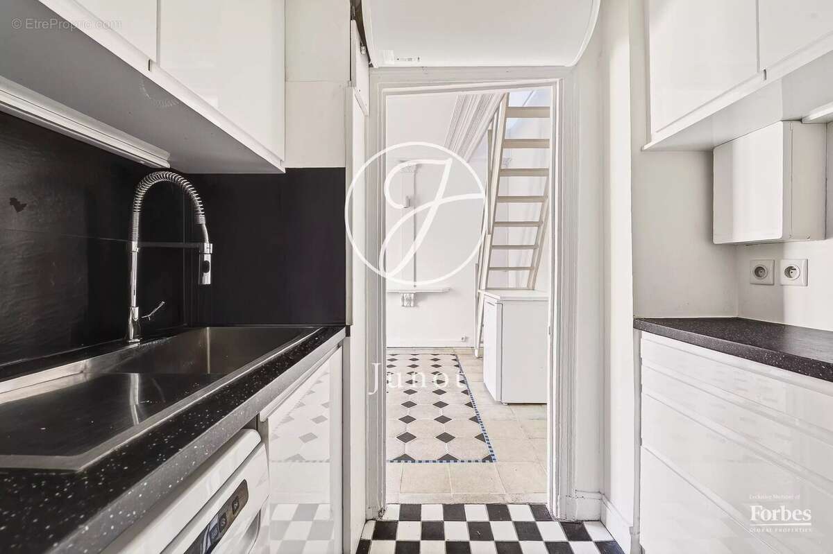 Appartement à PARIS-9E