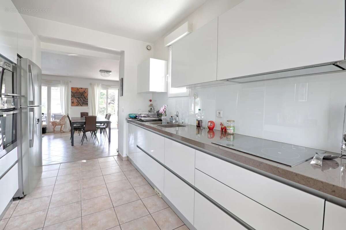 Maison à SAINT-MAUR-DES-FOSSES