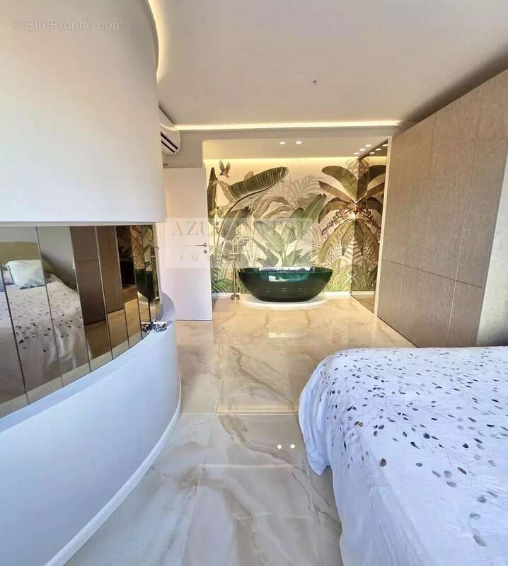 Appartement à ROQUEBRUNE-CAP-MARTIN
