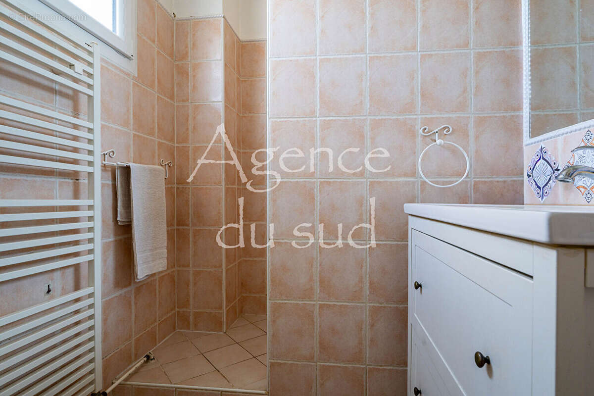 Maison à CADOLIVE