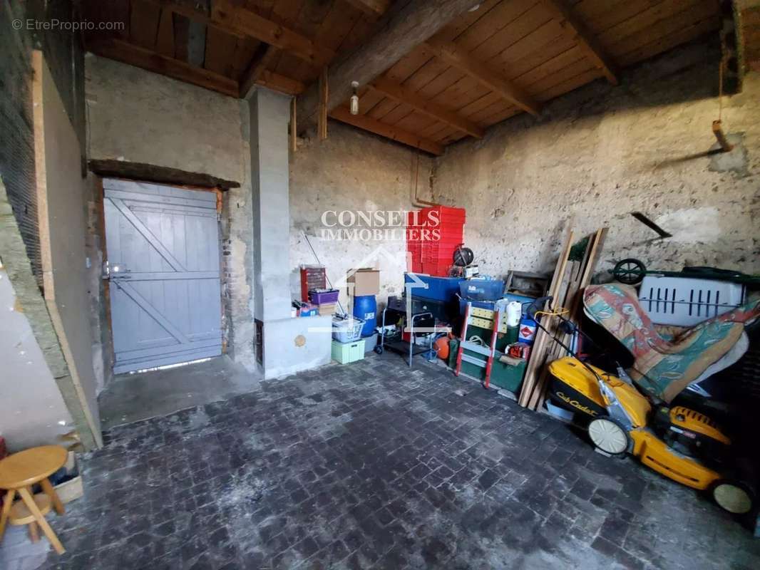 Maison à VILLENEUVE-SUR-YONNE