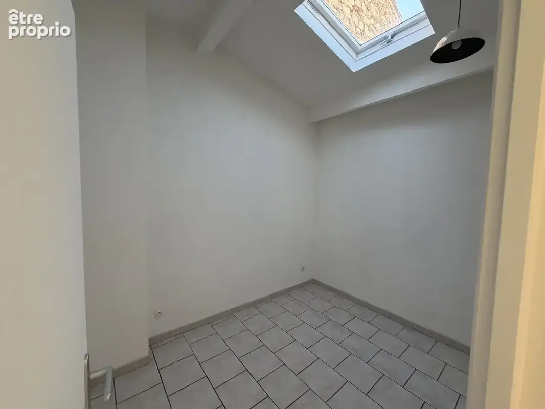 Appartement T3  avec terrasse de 15 m² et vue dégagée et Mont Saint Clair - photo 7