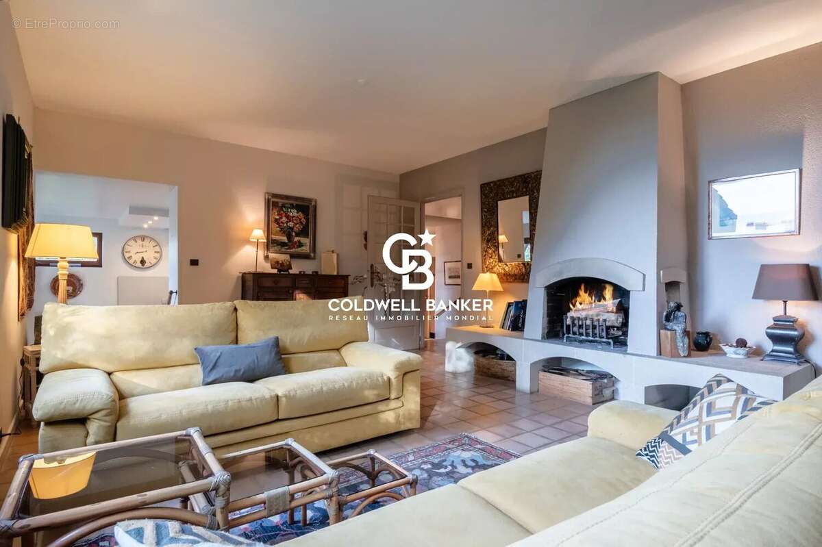 Maison à VETRAZ-MONTHOUX