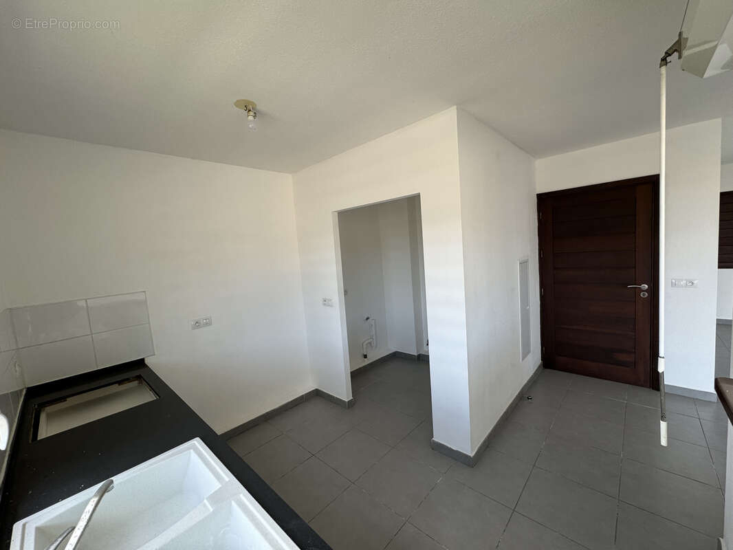 Appartement type T2 secteur Montabo - photo 4