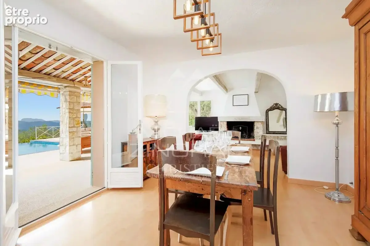 Une villa idéalement située proche du Village avec vue mer panoramique - photo 15