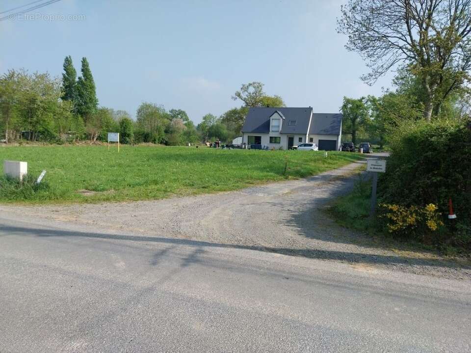 Terrain à LE TRONQUAY