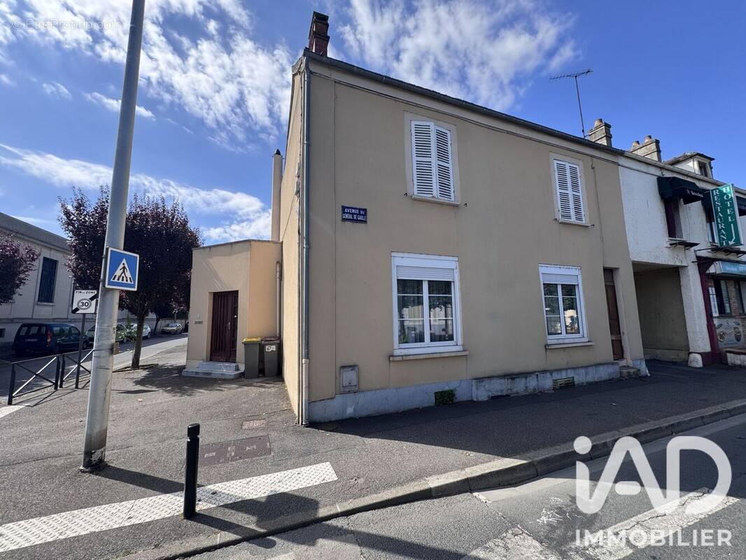 Photo 1 - Maison à MONTEREAU-FAULT-YONNE