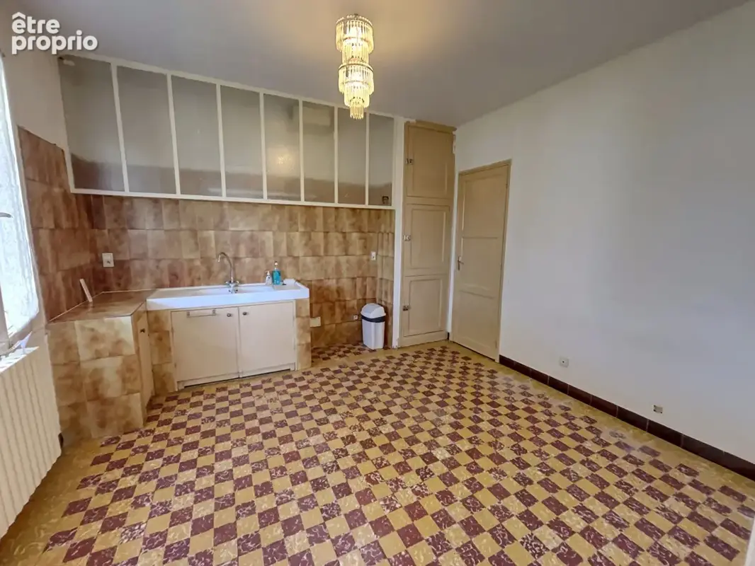 Maison avec fort potentiel à pied des commodités - photo 3