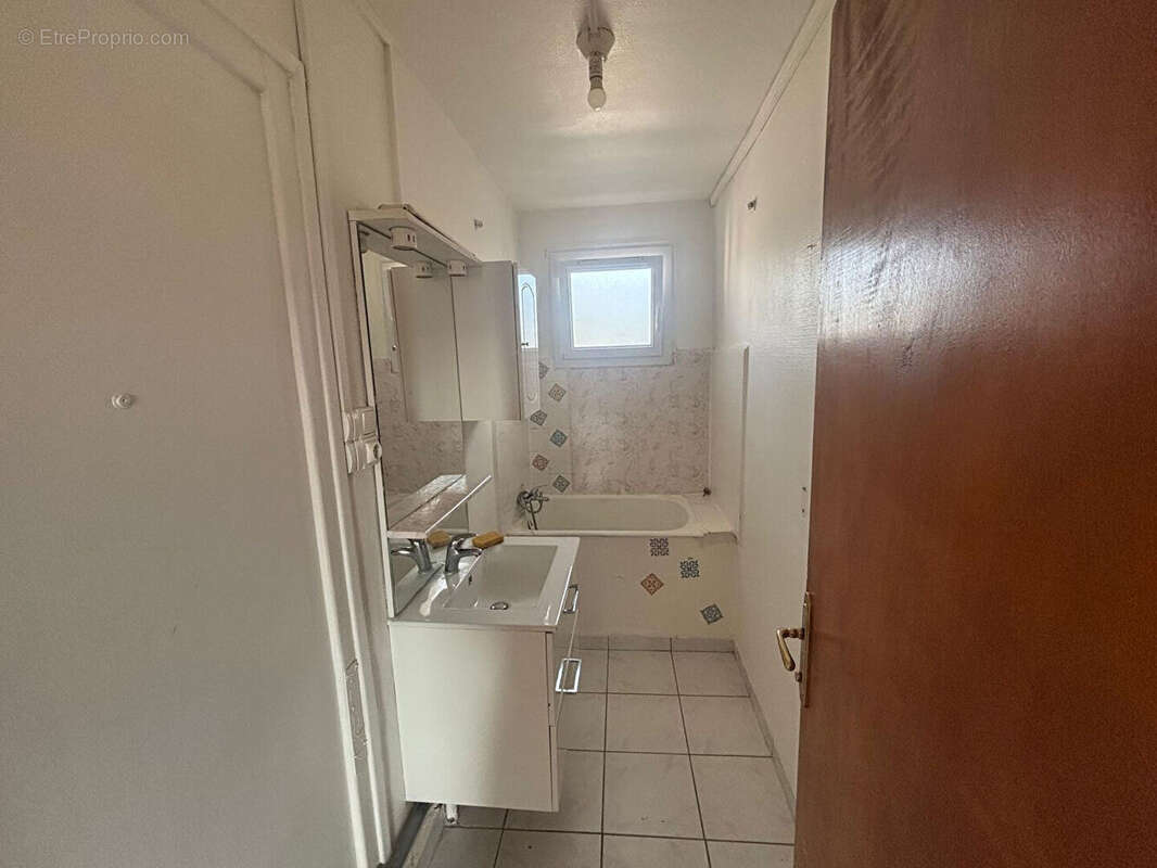 Appartement Oyonnax 3 pièce(s) 67.14 m2 - photo 8