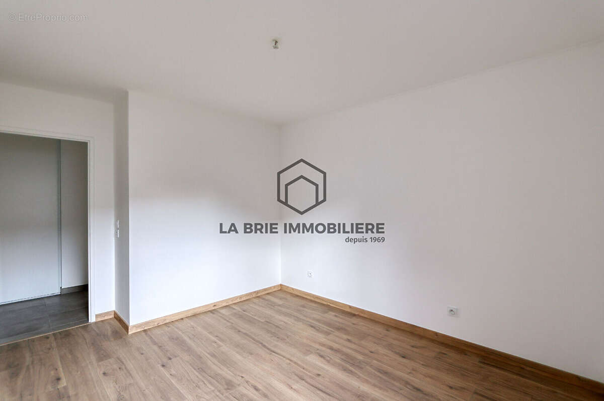 Appartement à PONTAULT-COMBAULT