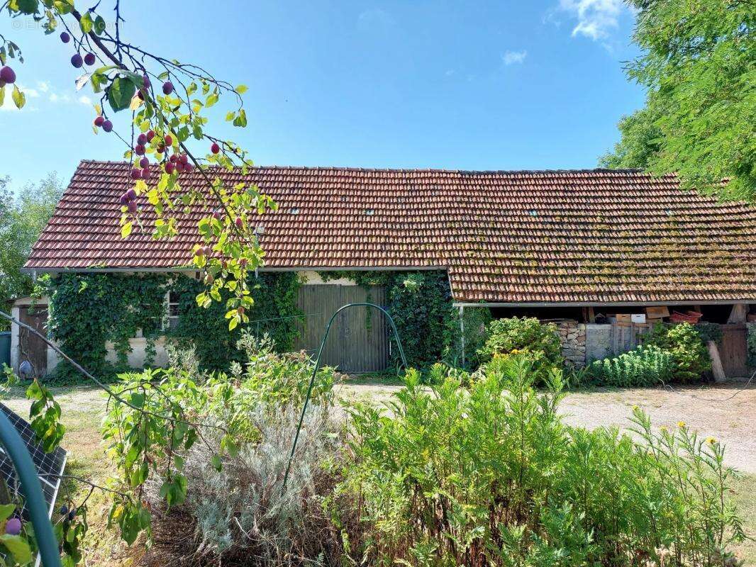 Maison à SAINT-CERNIN