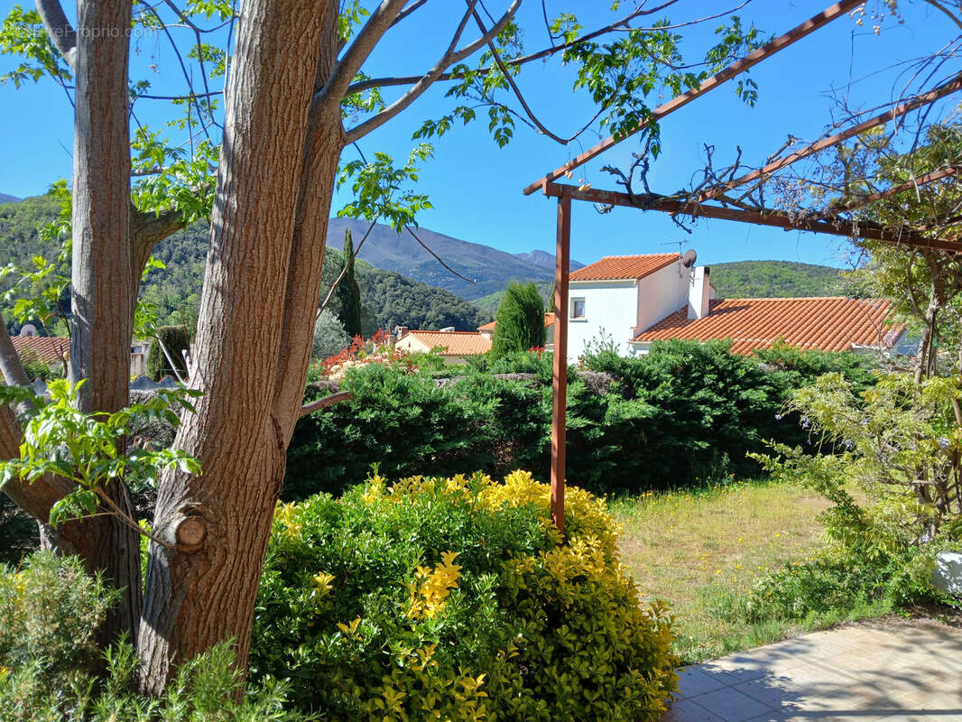 Maison à REYNES