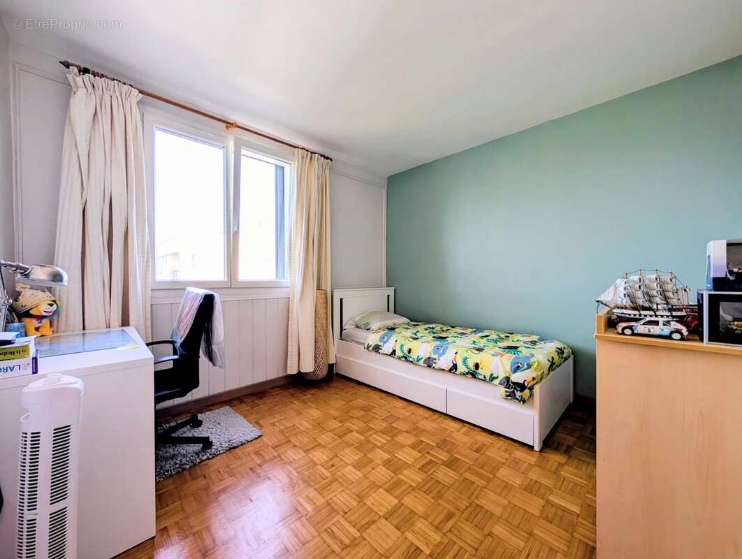Appartement à LES CLAYES-SOUS-BOIS