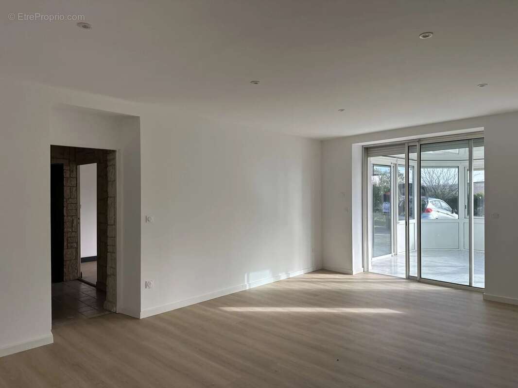 Maison à MONTIGNAC-LE-COQ