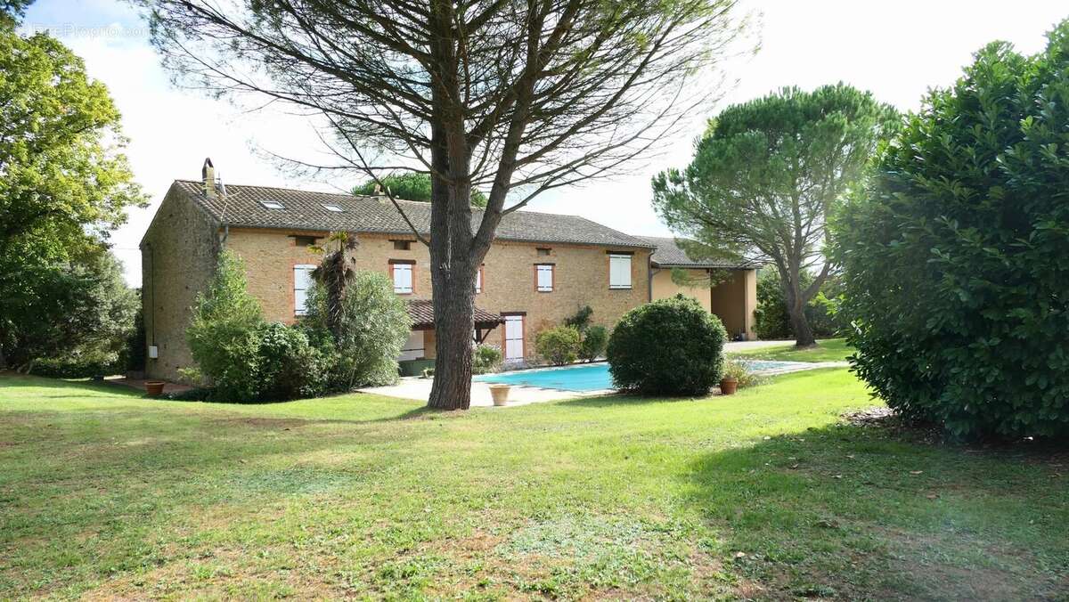 Maison à SAINT-JULIA