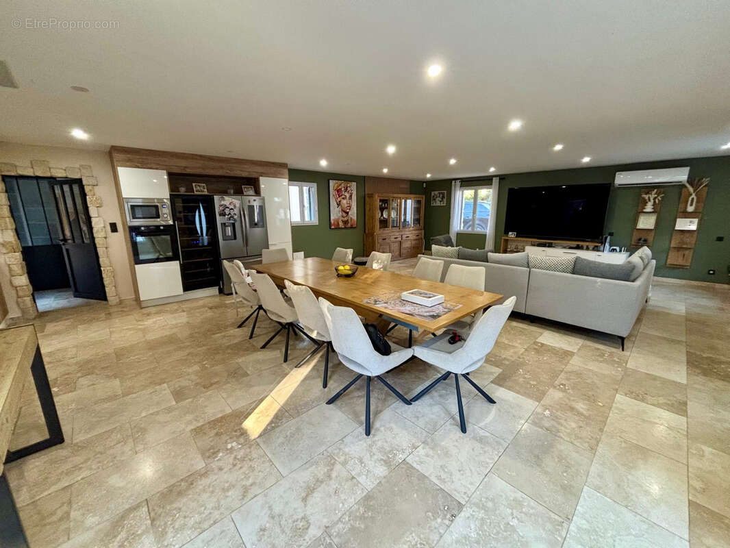 Maison à SUZE-LA-ROUSSE