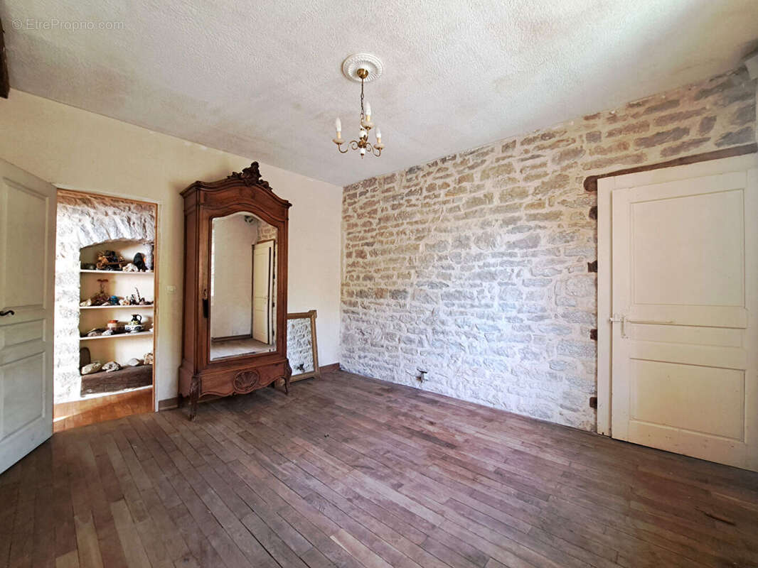 Appartement à PANNESSIERES