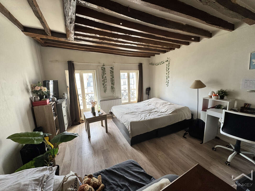 Appartement à PARIS-11E