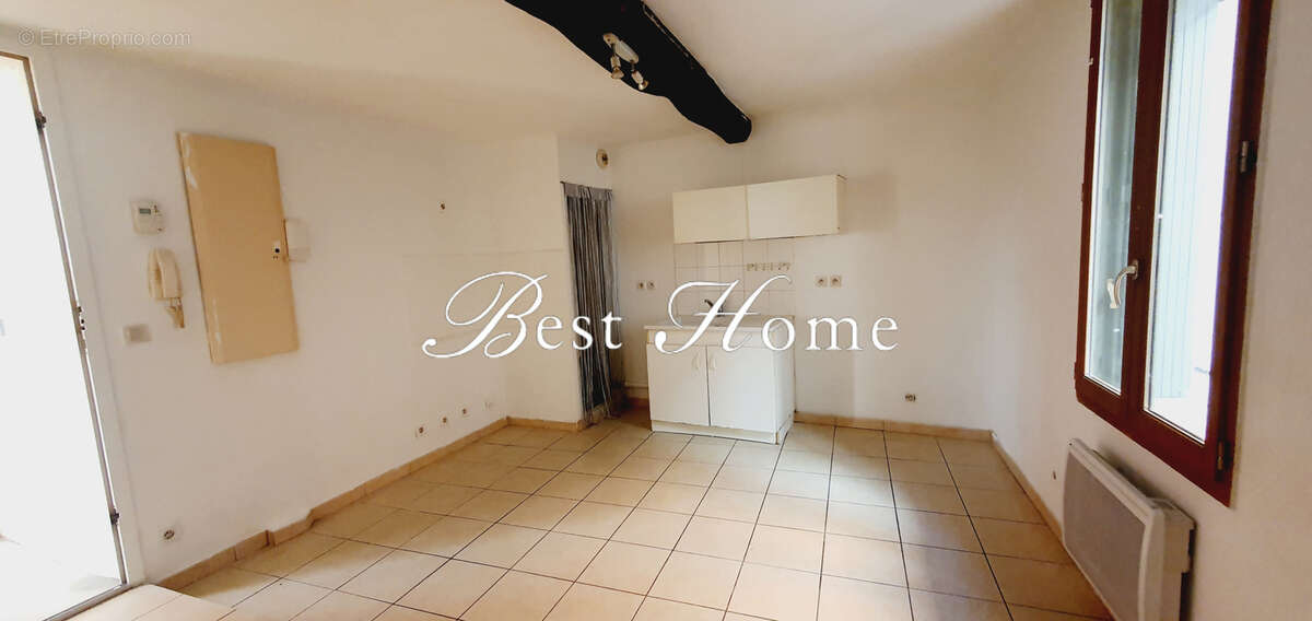 Proche Daudet et Arènes , Appartement de type 2 en rez de chaussé - photo 10