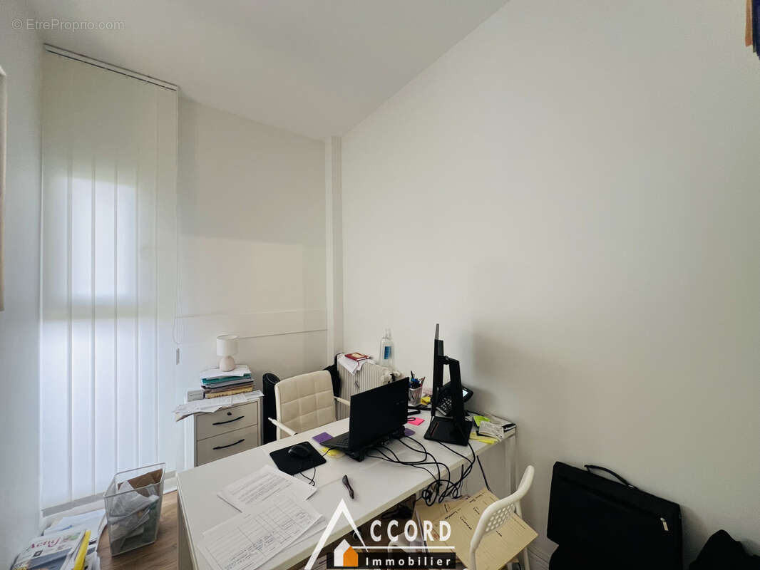 Bureau 2 pièces 47 m2 - photo 3