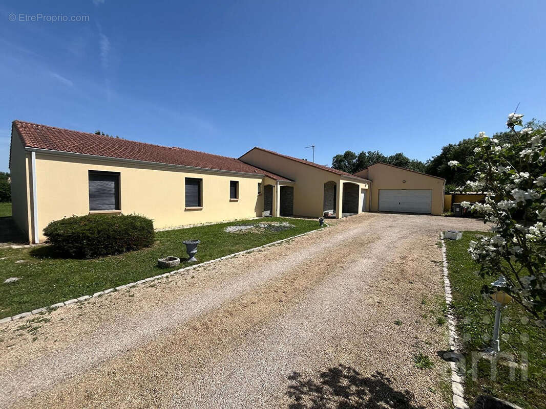 Maison Bessines 7 pièce(s) 180 m2 - photo 15
