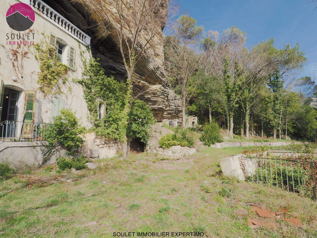 Maison à L'ISLE-SUR-LA-SORGUE