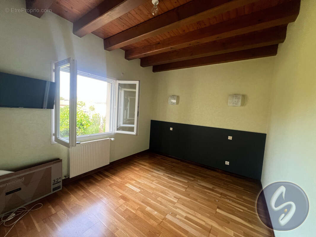Maison à LA CRECHE